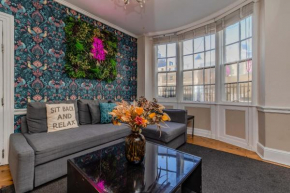 Stunning 5 Bed Home in Kemptown with Patio Space